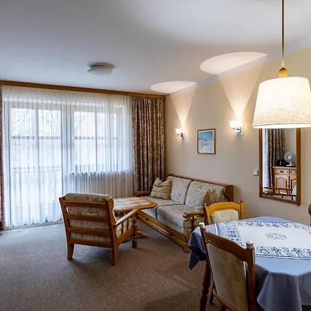 アパートホテル Appartementhaus Kastanie 3*