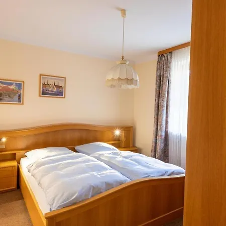 アパートホテル Appartementhaus Kastanie 3*